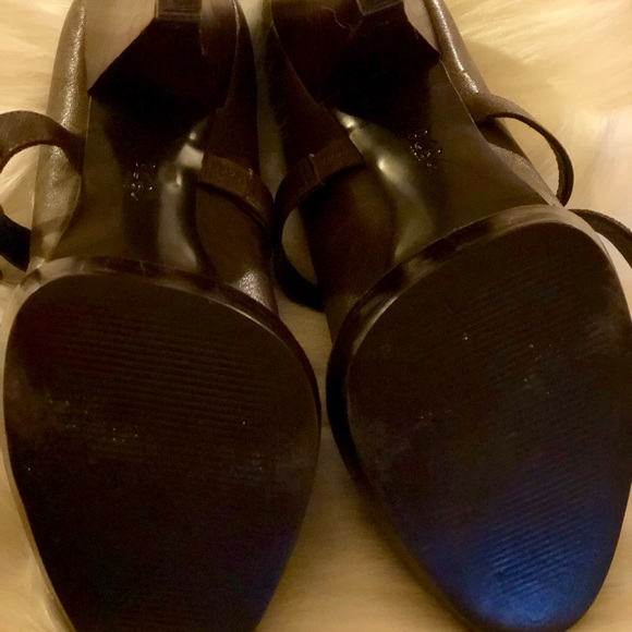 BCBG Paris (Vintage) Mary Jane Platform Pumps. - Picture 2 of 3